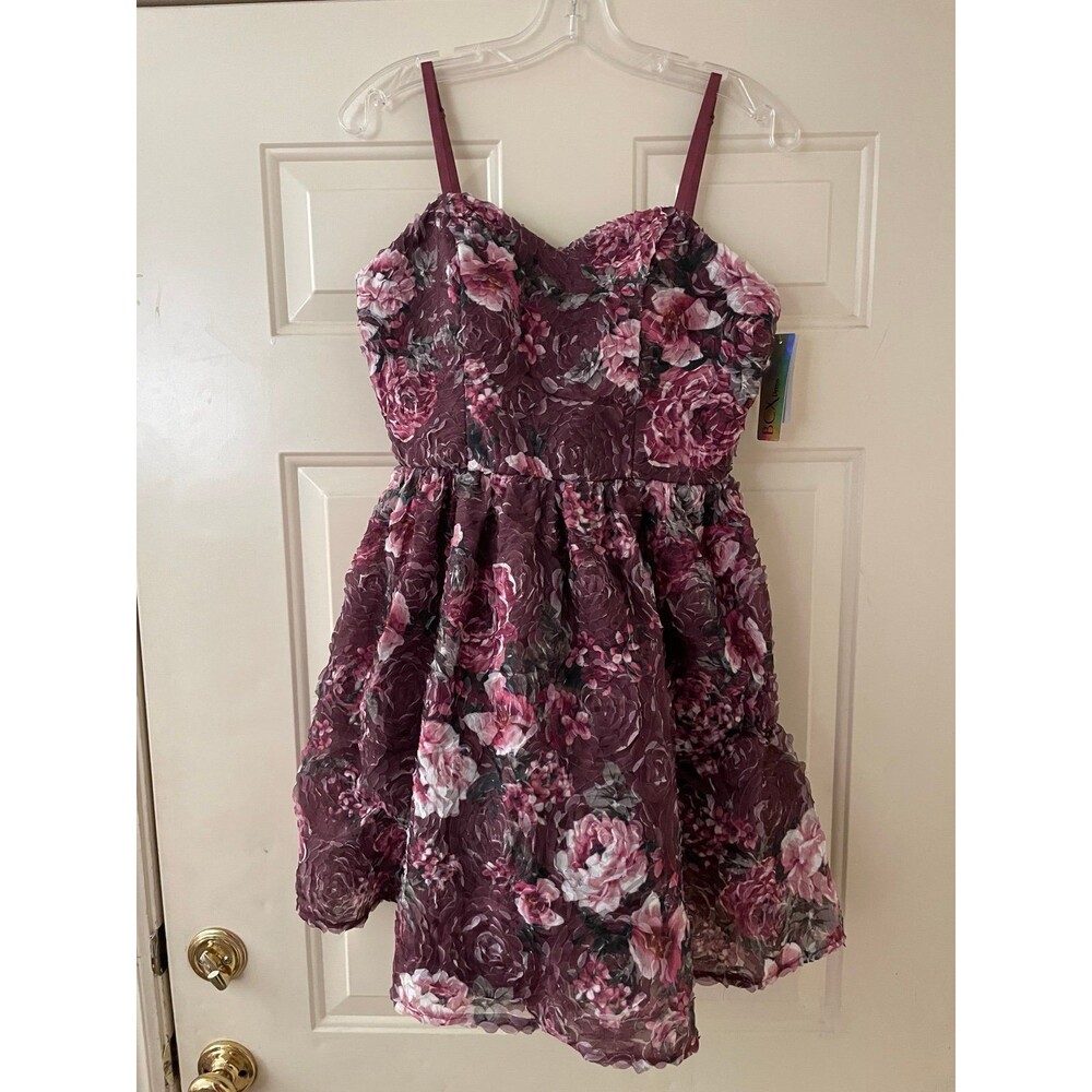 Brand New BCX Dress - Stylish & Chic, Perfect for Any Occasion!